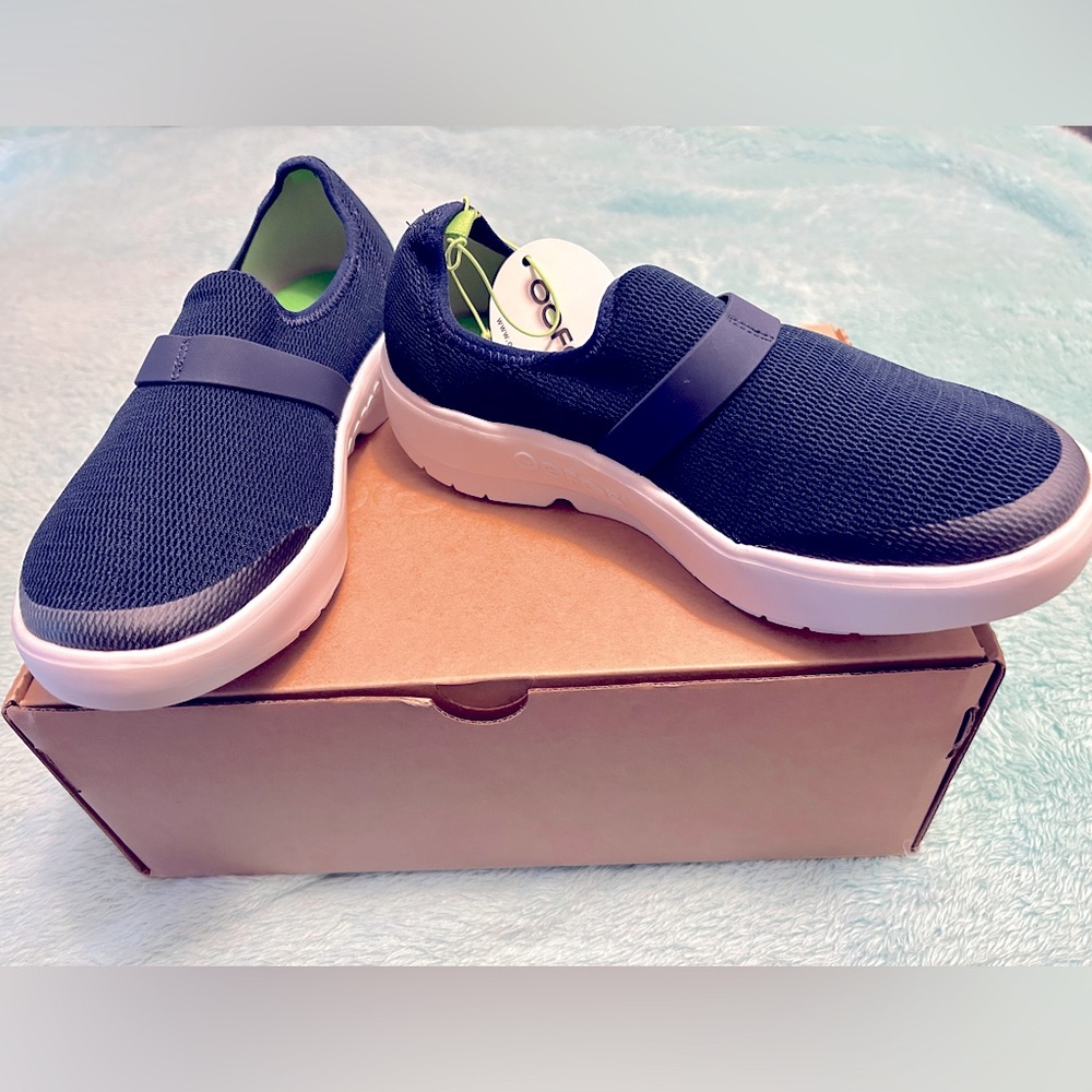 Oofos Women’s OOMG LOW MESH SHOE-Navy